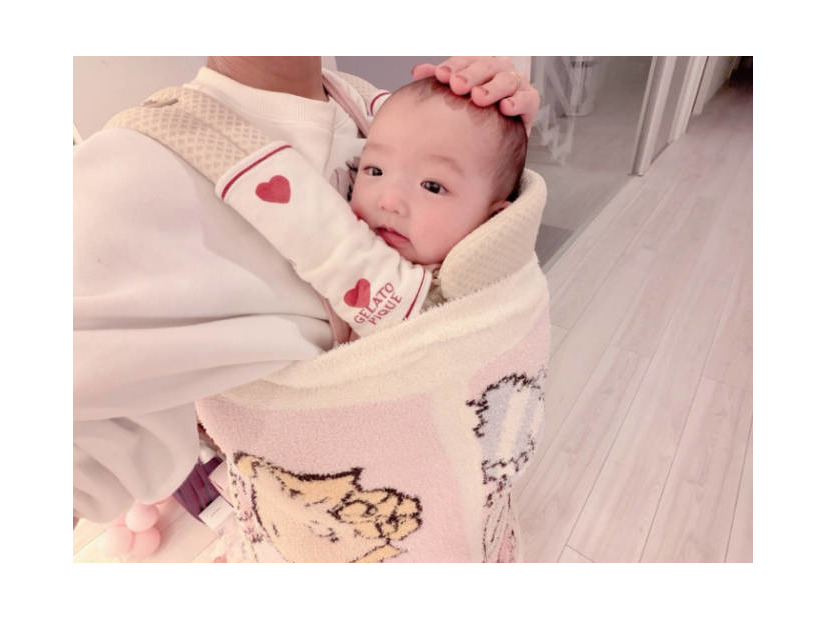 辻希美、予防接種に“泣かずニコニコ”だった次女をよしよし「偉かったよぉ～」