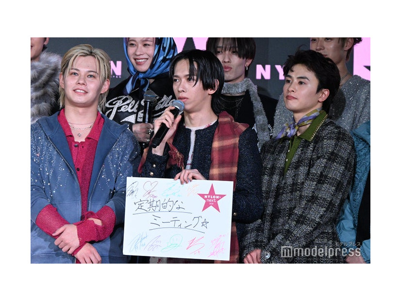 2026年挑戦したいことを発表するリョウガ（船津稜雅）（C）モデルプレス