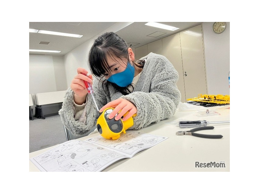 ロボット作り教室（初級編・中級編）のようす