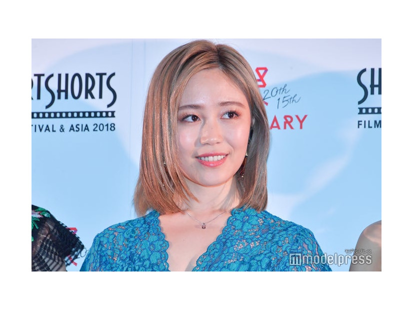 鷲尾伶菜（C）モデルプレス