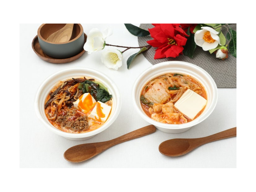 コクと旨味のキムチチゲ スープごはん、あったかスープの豆乳担々ごはん（提供写真）