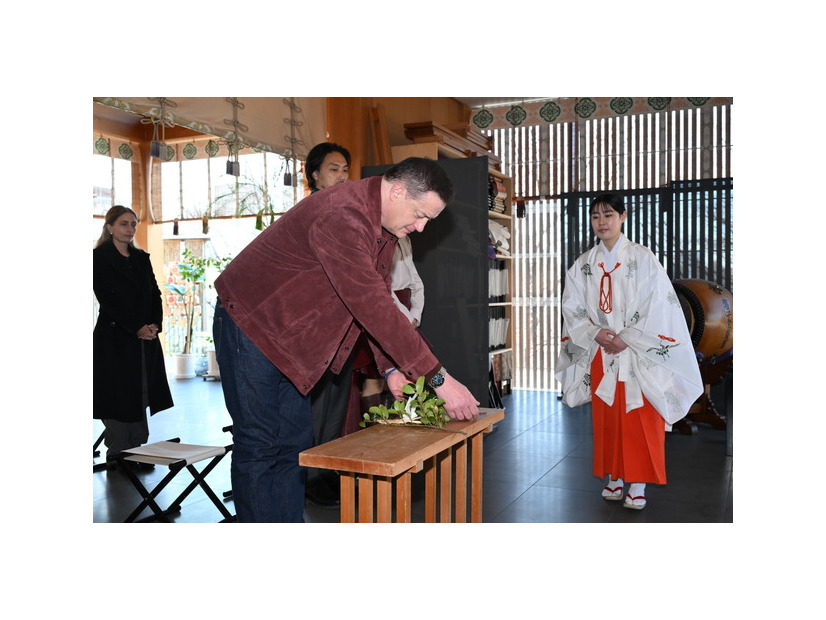 『レンタル・ファミリー』©2025 Searchlight Pictures. All Rights Reserved.　