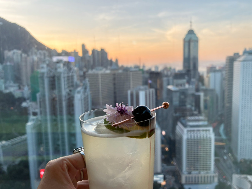 香港最前線。アジアを包括する現代アートの新機軸「M＋」、そしてオールド香港のアッパータウン上環（ションワン）。「香港アート＆サブカルチャー」の新しい姿