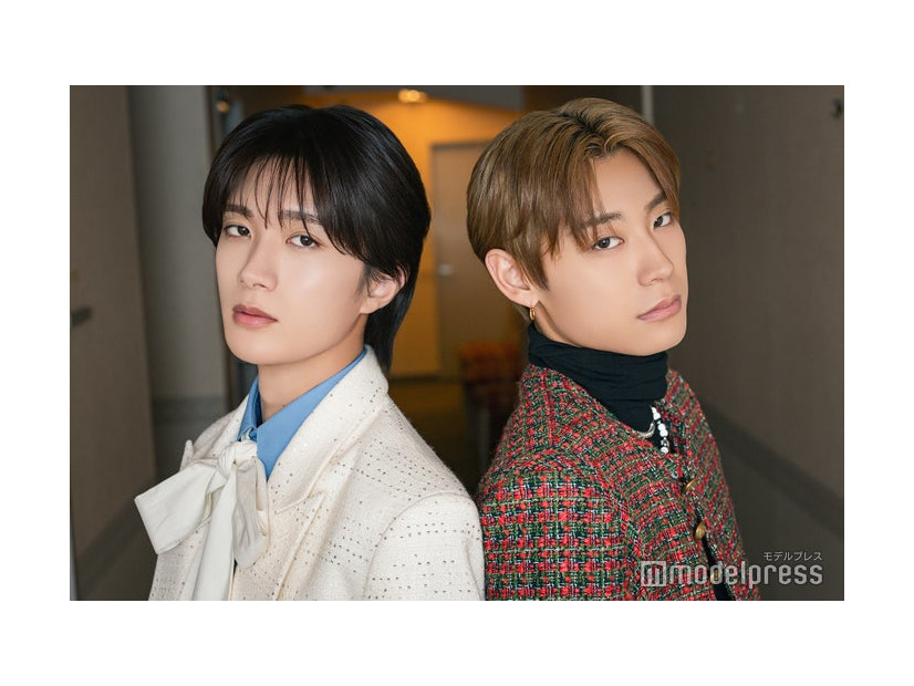 モデルプレスのインタビューに応じた山中柔太朗、高松アロハ（C）モデルプレス