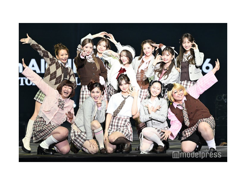 川村エミコ・平野ノラ・松浦景子・やしろ優が美女グループとコラボ（C）モデルプレス