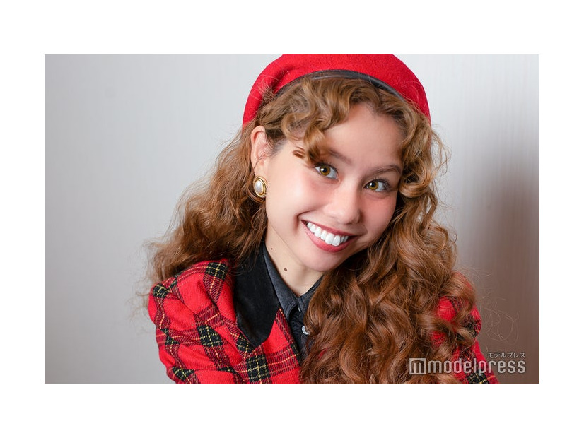 モデルプレスのインタビューに応じたpeco（C）モデルプレス