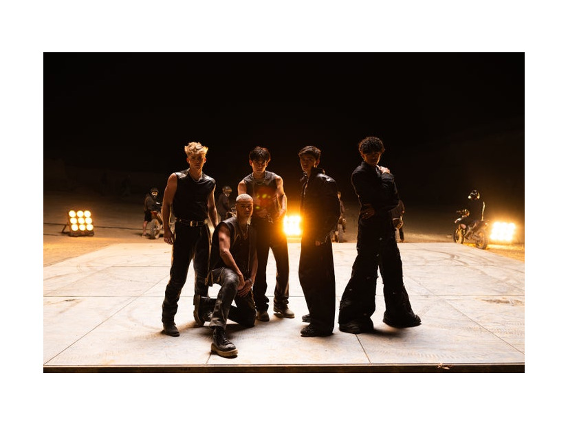 SANTOS BRAVOS（C）HYBE LATIN AMERICA