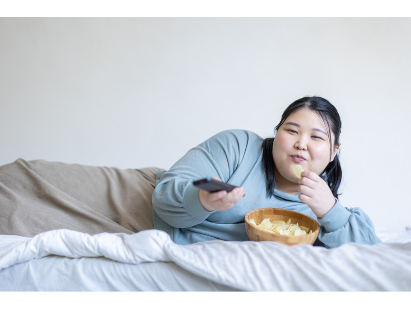 甘いものがやめられない…更年期の女性がやりがち！実は「避けたほうがいい食べ方」とは？【栄養専門医が解説】