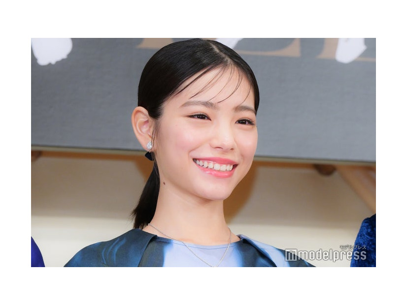 「ハムレット」製作発表記者会見に登壇した當真あみ（C）モデルプレス