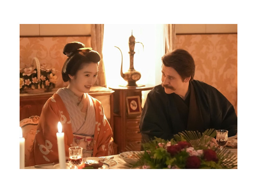 高石あかり、トミー・バストウ「ばけばけ」第105話（C）NHK