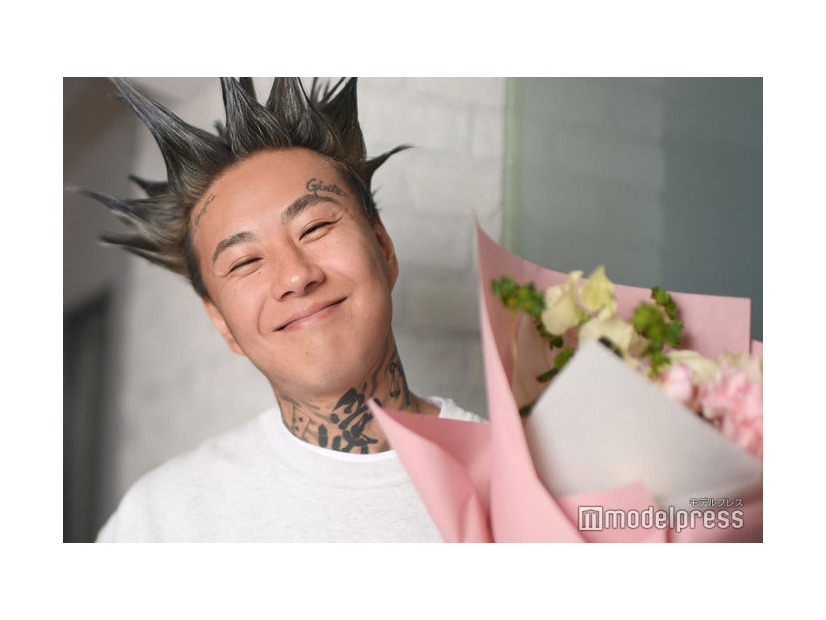 モデルプレスのインタビューに応えたGINTA（DJ銀太）（C）モデルプレス