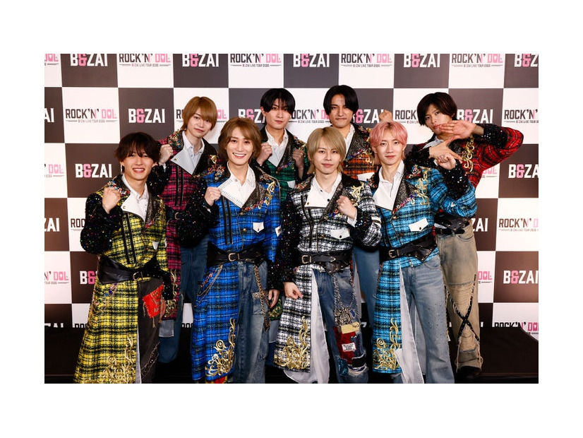 B&ZAI／（左上から時計回り）今野大輝、本高克樹、鈴木悠仁、菅田琳寧、川崎星輝、矢花黎、橋本涼、稲葉通陽（提供写真）