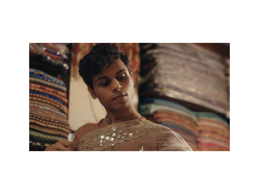 『サリーショップで』