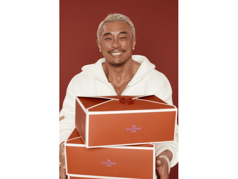 秋山成勲「シークレットフレンズ」(C) TEO corp.