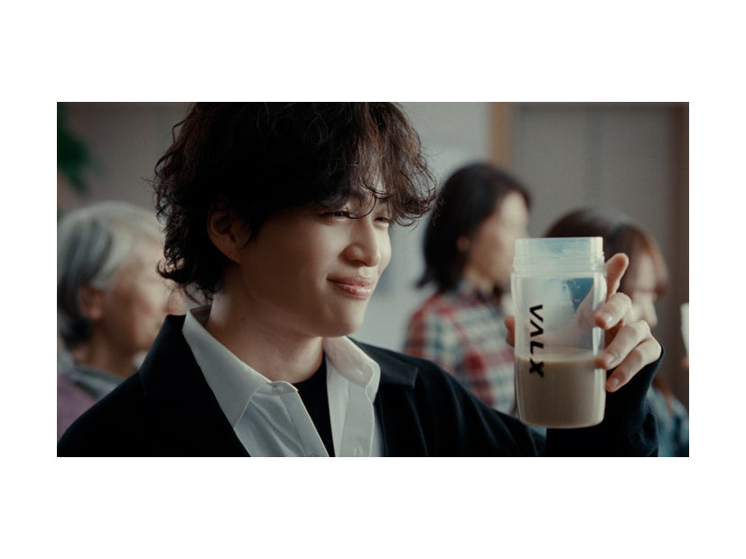 菊池風磨／新WEB CM「VALX プロテインをどうしても教えたい」編（提供写真）