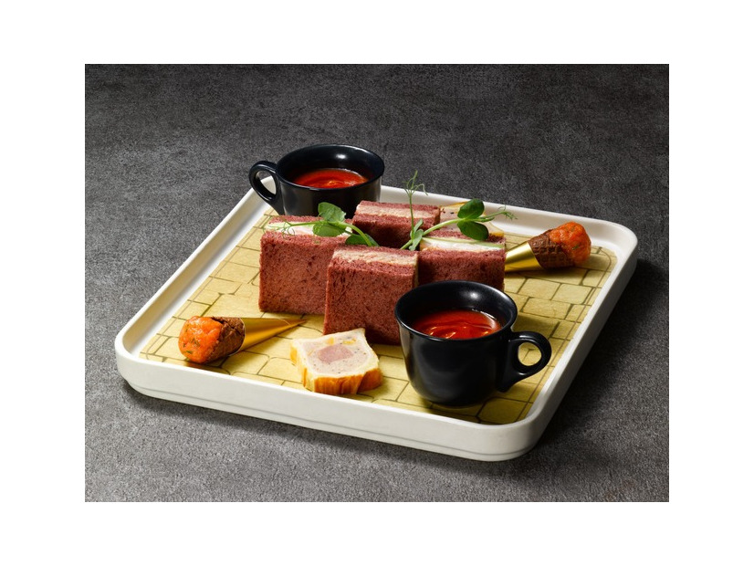 ダイアゴン横丁の買い物リストアフタヌーンティー／「ホグワーツからの招待状」限定メニュー