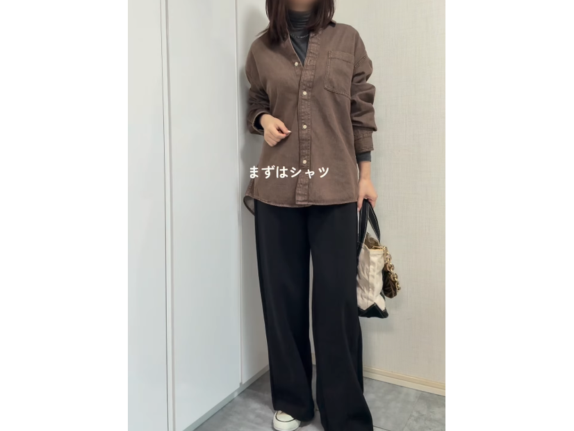 スウェットの概念が変わる【ユニクロ】センタープレスパンツ。ラクなのにキレイ見えする、大人が履きたい一着【40代の毎日コーデ】