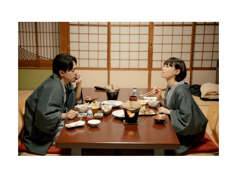 成田凌、杉咲花「冬のなんかさ、春のなんかね」第8話（C）日本テレビ