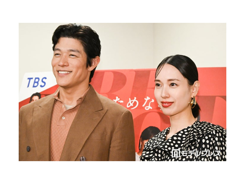 鈴木亮平、戸田恵梨香（C）モデルプレス