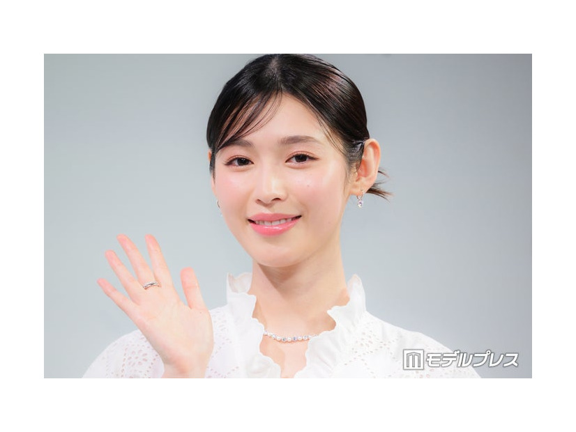 メナード ブライトニング シリーズ「フェアルーセント」新ミューズ就任記者発表会に出席した白石聖（C）モデルプレス