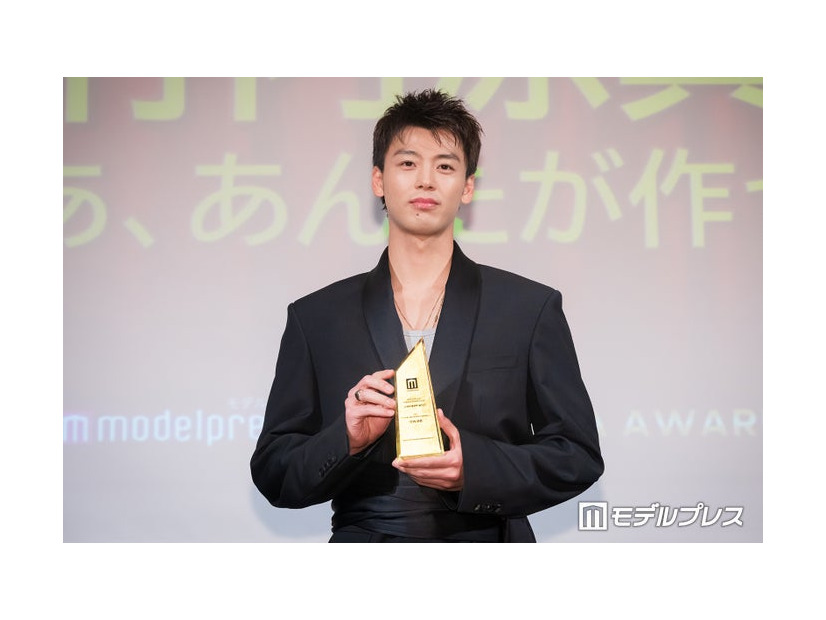 「モデルプレスベストドラマアワード」主演俳優部門1位を受賞した竹内涼真（C）モデルプレス