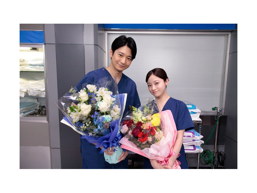 向井理、橋本環奈（C）フジテレビ