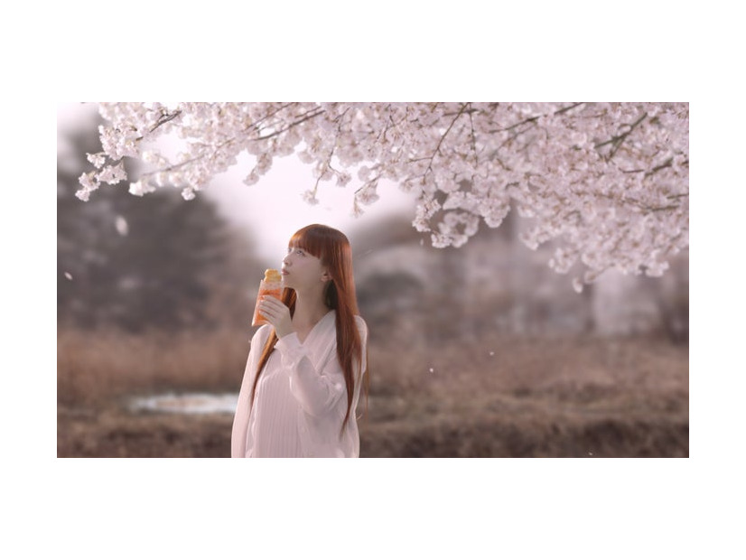 鈴木えみ／「あの頃のままで」篇（提供写真）