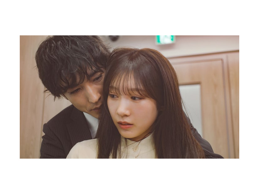 宮澤佑、横野すみれ「犬飼さんは隠れ溺愛上司」（C）「犬飼さんは隠れ溺愛上司」製作委員会