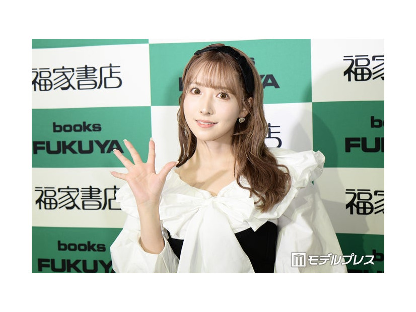 三上悠亜（C）モデルプレス