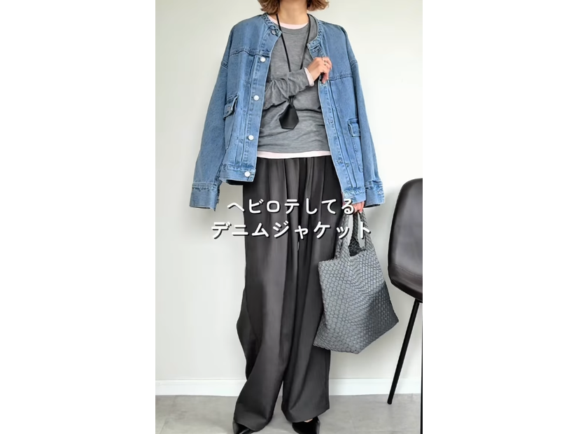 GUの「シアーＴ」は今が買い！デニムジャケットを品よく着こなす大人の春色レイヤード【40代の毎日コーデ】