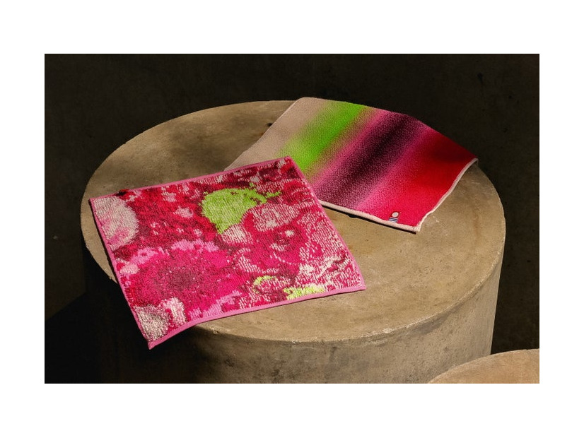 今治タオルハンカチ 各税込880円（提供画像）