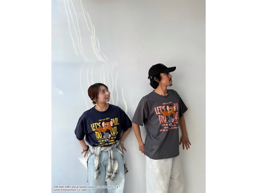 アクリルキーホルダー付　トムとジェリーTシャツ　￥2,450（税込価格 ￥2,695)