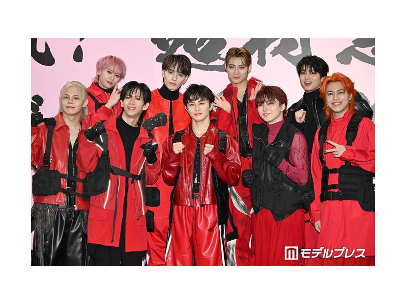 超特急（前列左から） カイ、リョウガ、タクヤ、ユーキ、タカシ（後列左から）シューヤ、マサヒロ、アロハ、ハル（C）モデルプレス