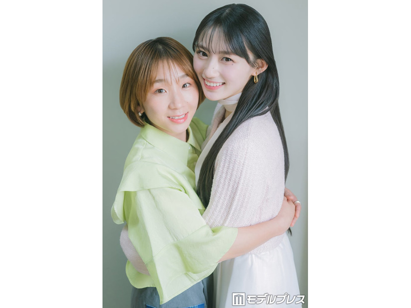 モデルプレスのインタビューに応じた高橋成美、川崎桜（C）モデルプレス