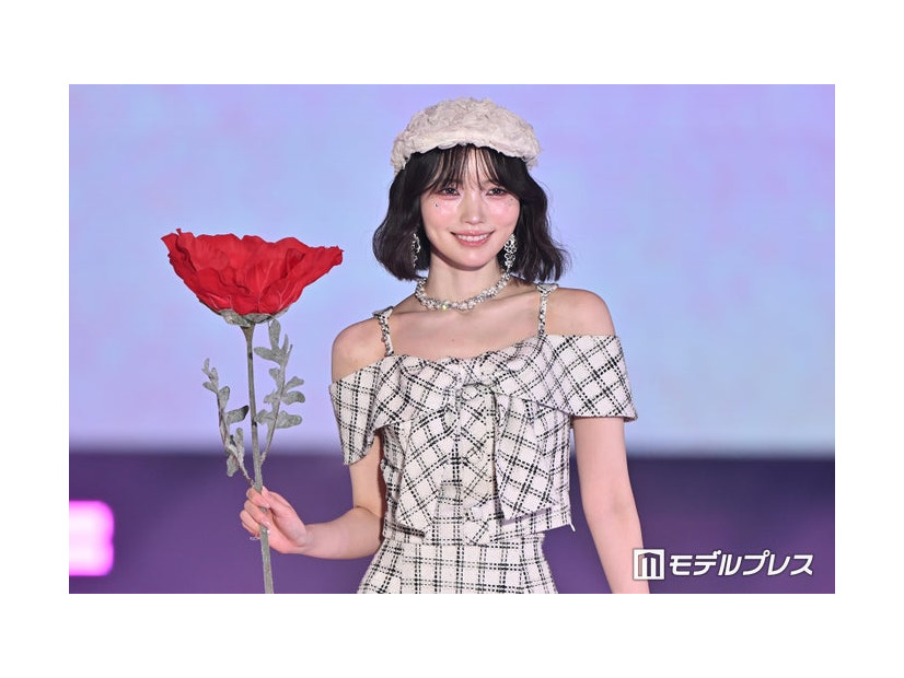 真鍋凪咲（C）モデルプレス