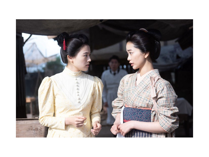 上坂樹里、見上愛「風、薫る」第16話（C）NHK