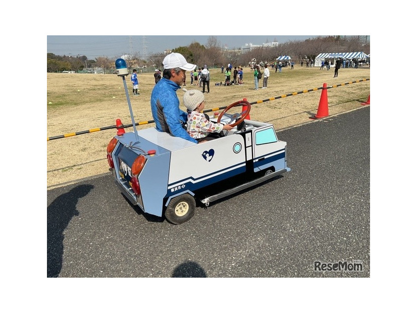ミニごみ収集車のりもの体験