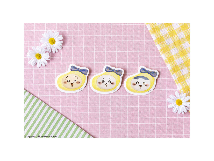 「ちいかわバナナプリンケーキ」8個入パッケージにはオリジナルステッカー