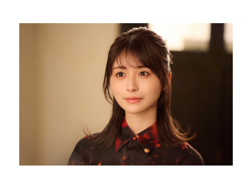 長濱ねる「10回切って倒れない木はない」第3話（C）日本テレビ