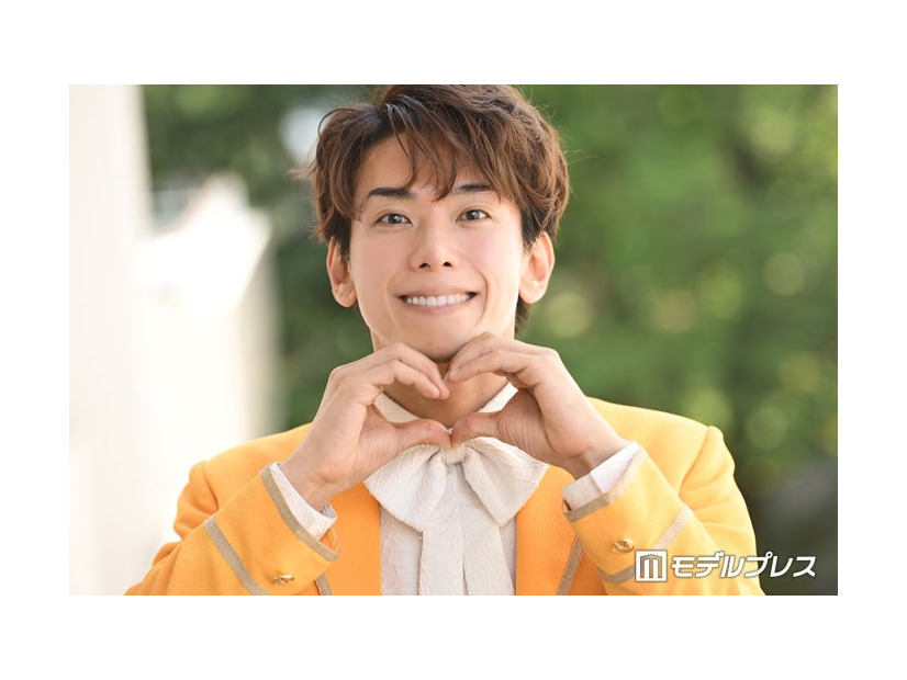 モデルプレスの取材に応じたじん（C）モデルプレス