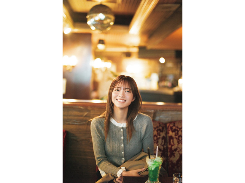 田村保乃：撮影／細居幸次郎、スタイリング／武久真理江、ヘアメイク／田村直子、デザイン／松本麻実（GROSVENOR design.）