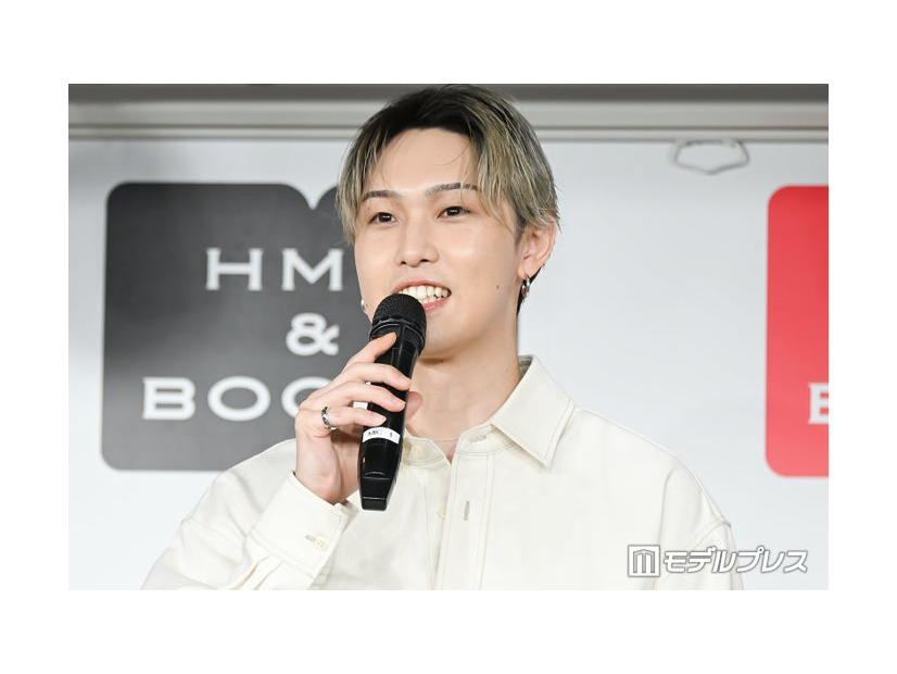 1st写真集「LIVING FOR」刊行イベントに登壇した堀夏喜（C）モデルプレス