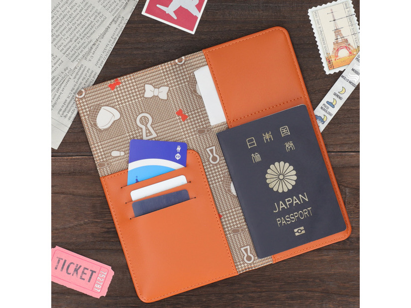 名探偵コナンプラザ Icon Line パスポートケース -Travel-／￥3,300