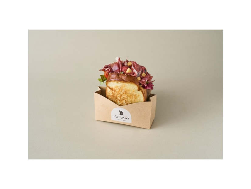 フレッシュトマトとハモンのボカ食パン　/「ボカ食パン」各種 1,450 円~