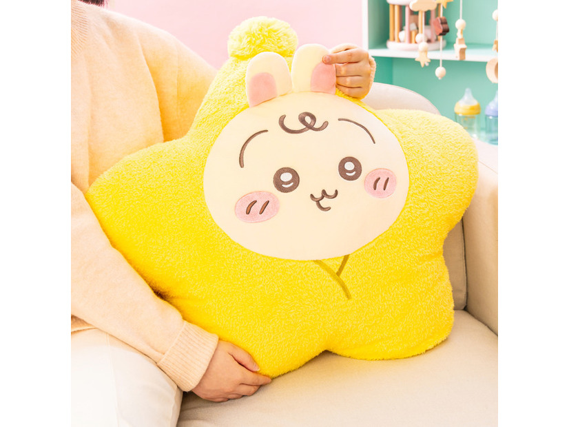 A賞：星に包まれたうさぎのBIGクッション「Chiikawa Baby ぬいぐるみくじ」©nagano