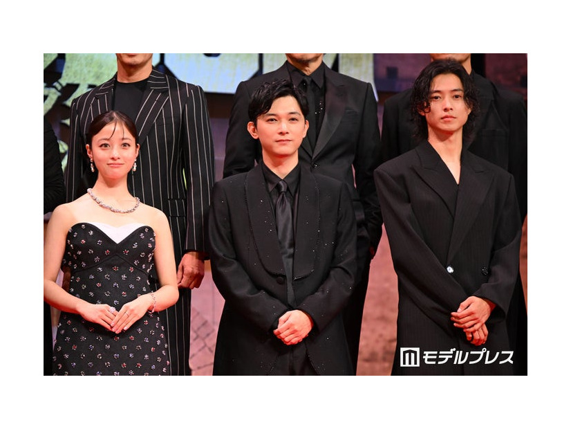 橋本環奈、吉沢亮、山崎賢人（C）モデルプレス