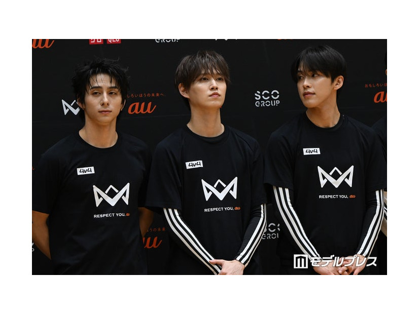 大会にサプライズ登場した（左から）西洸人、白岩瑠姫、河野純喜（C）モデルプレス