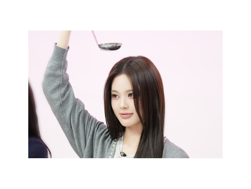 「iznaの日本初バラエティ! What is N/a?」（C）AbemaTV,Inc.