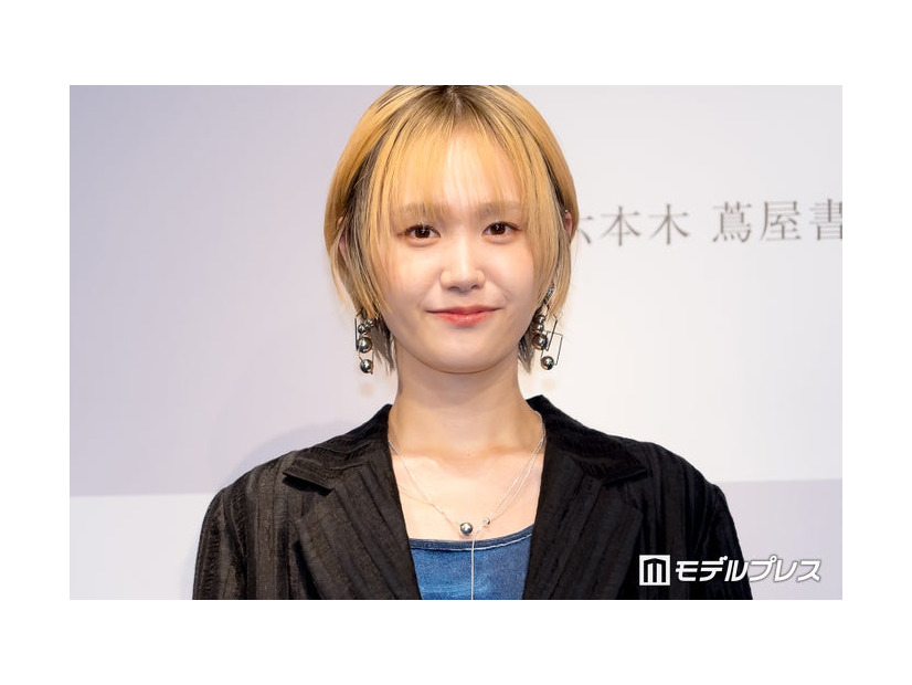 尾碕真花（C）モデルプレス