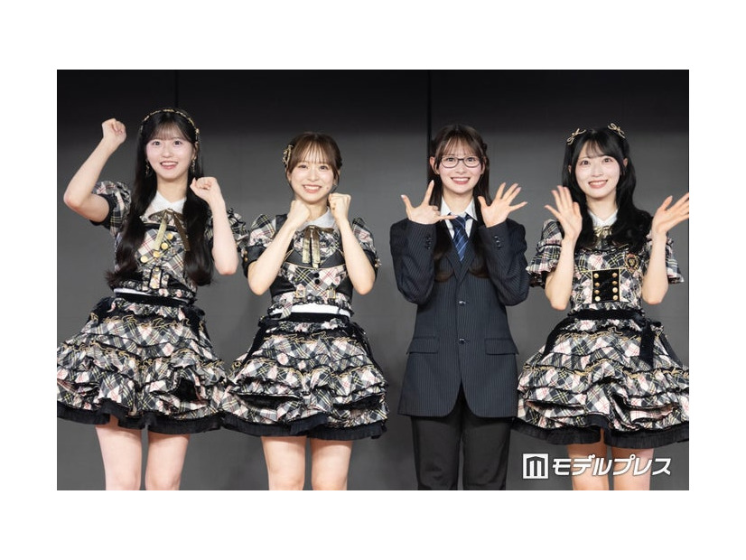 八木愛月、倉野尾成美、伊藤百花、佐藤綺星（C）モデルプレス